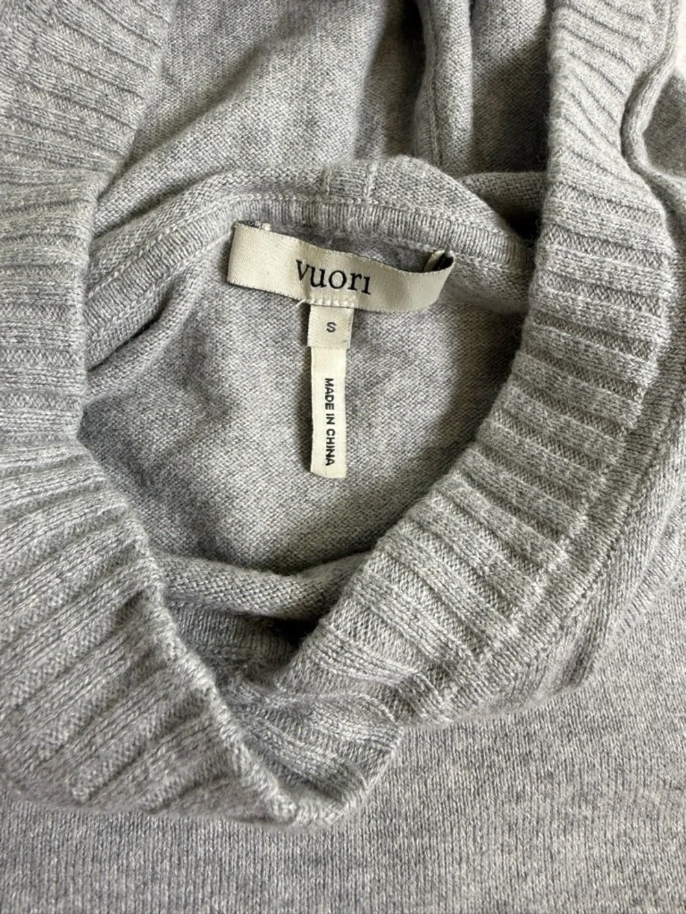 Vuori Light Gray Knit Hooded Pullover - Picture 2 of 7